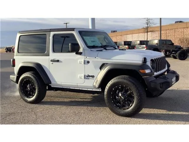 New 2026 Bright White Clear-Coat  Paint Jeep 2-DOOR SPORT image 3