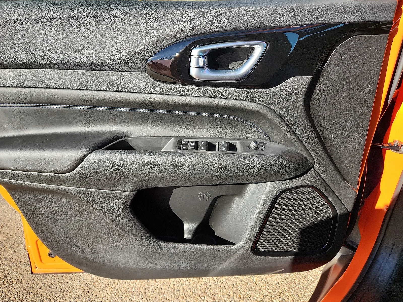 New 2026 Orange Jeep LATITUDE ALTITUDE 4X4 image 14