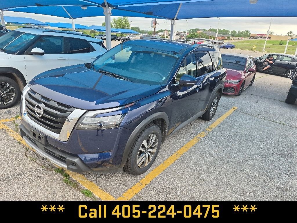 Used 2025  Nissan SL image 2