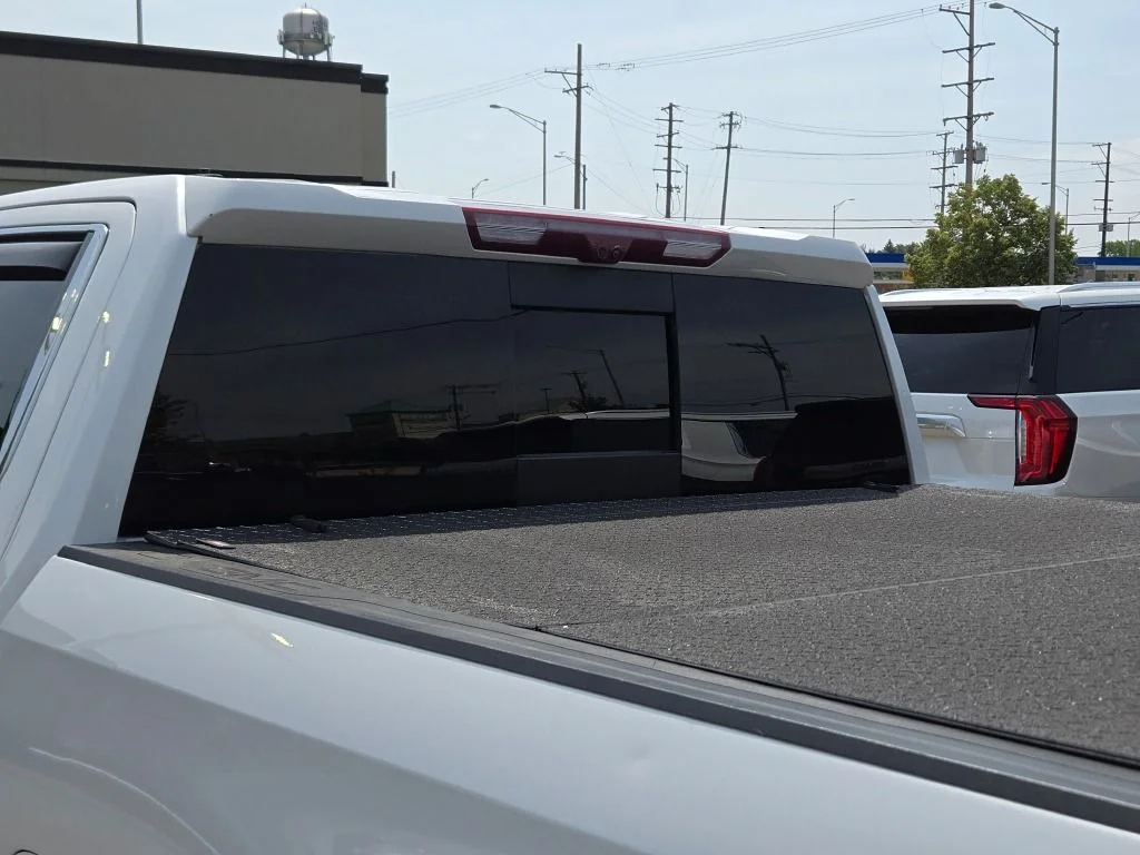 Used 2022 White GMC Denali image 18