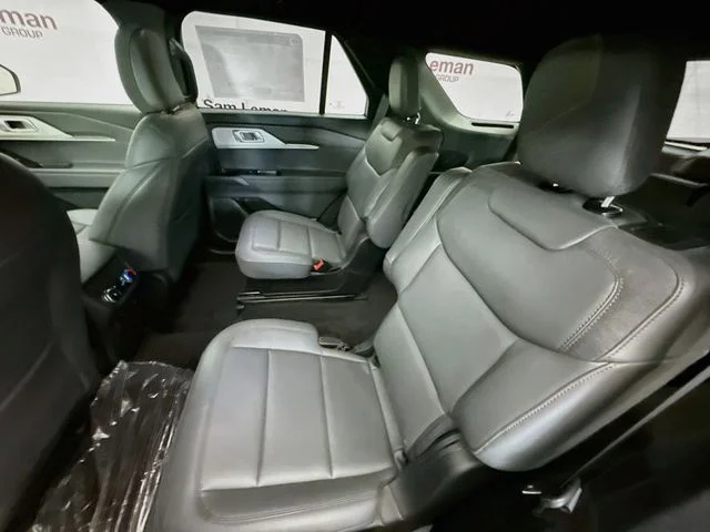 New 2027 Carbonized Gray Metallic Ford Active image 24