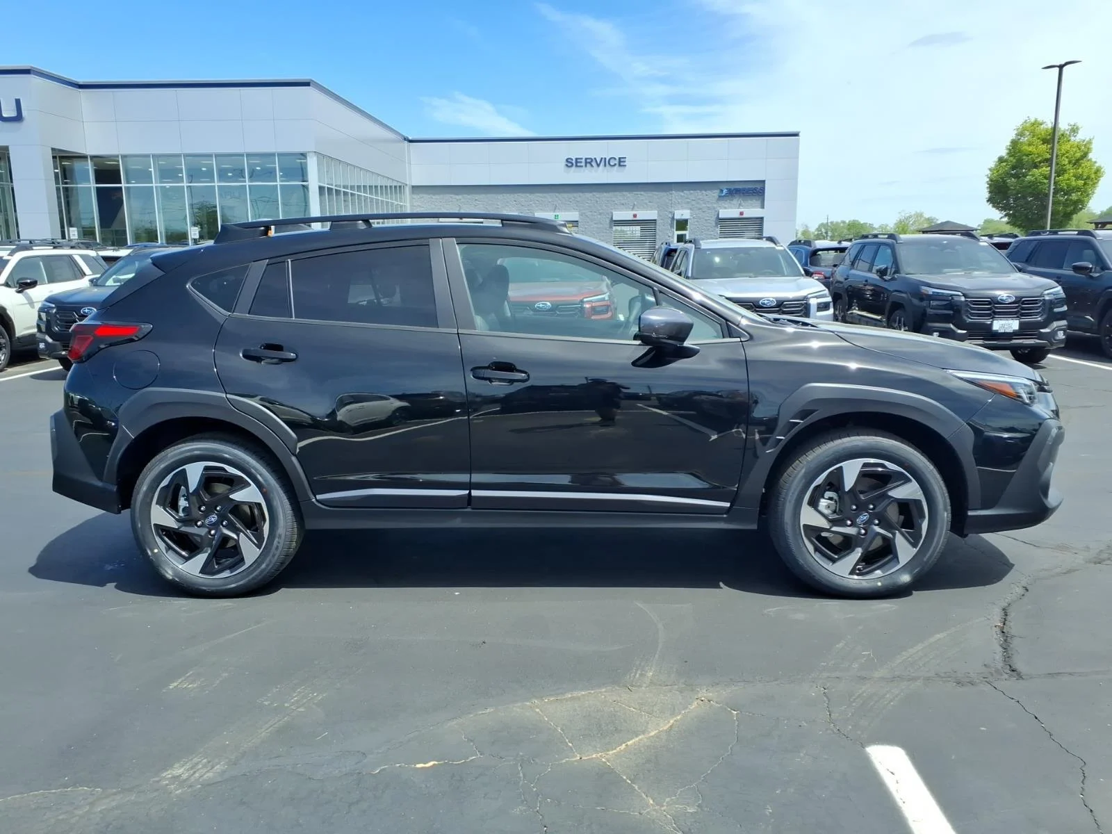 New 2026 CRYSTAL BLACK SILICA Subaru Limited image 18