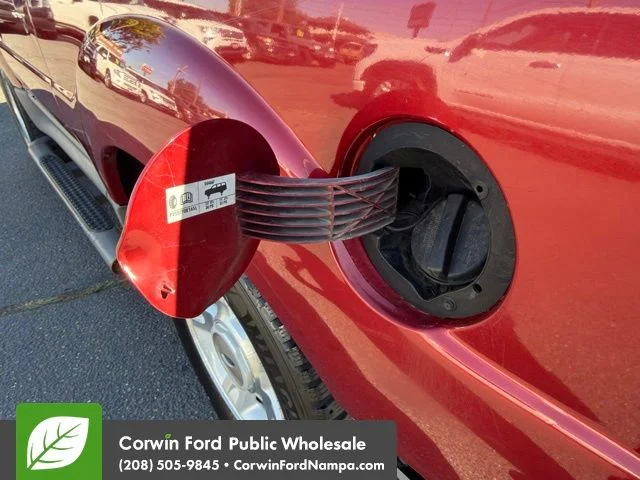 Used 2002 Red Ford Base image 10