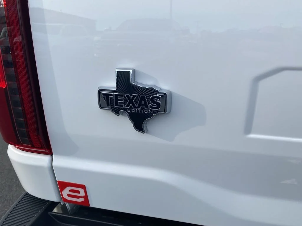New 2026 Oxford White Ford XLT image 45