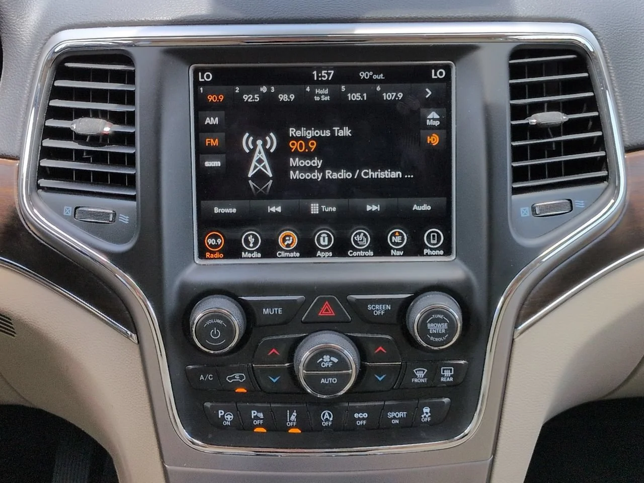 Used 2018 Granite Crystal Metallic Clearcoat Jeep Limited image 18