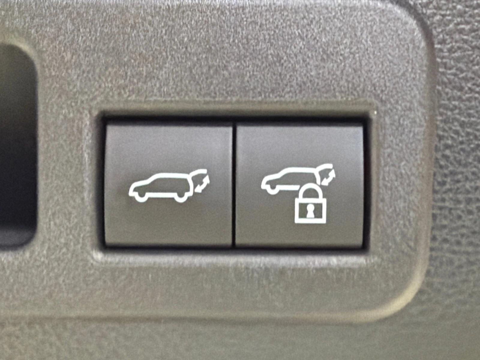 Used 2026  Toyota Hybrid Limited image 21