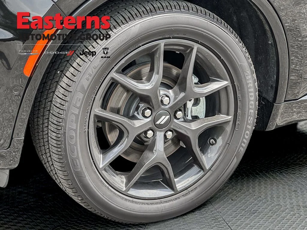 New 2026 Diamond Black Clear-Coat Exterior Paint Dodge GT HEMI V8 image 25