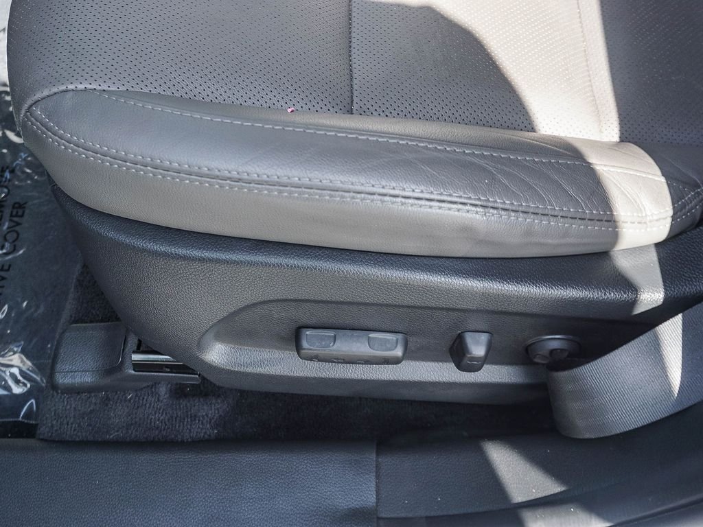 Used 2018 Silver Hyundai Limited Ultimate image 19