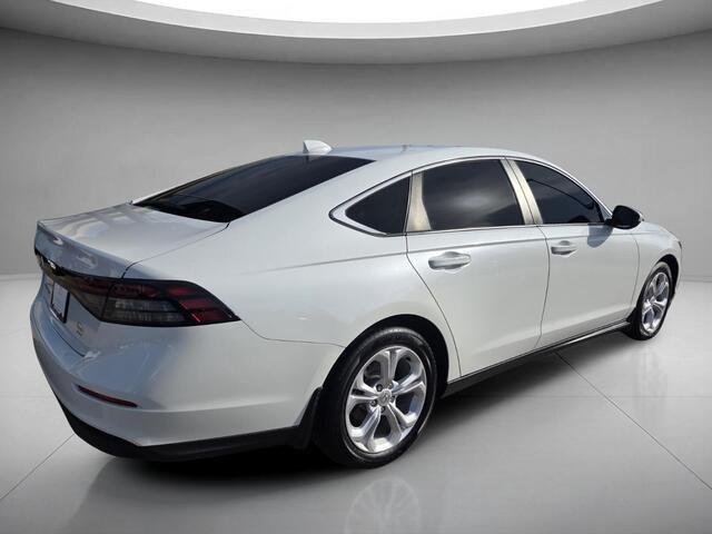 Used 2024 Platinum White Pearl Honda LX image 5