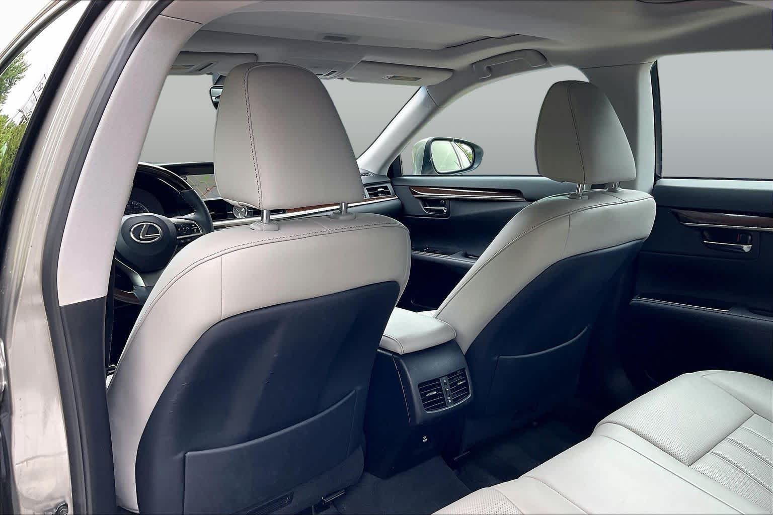 Used 2017 Atomic Silver Lexus  image 22