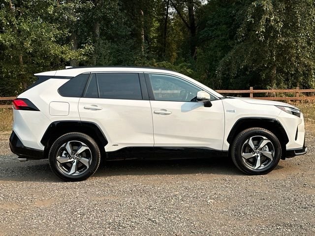 Used 2023 Ice Toyota SE image 10