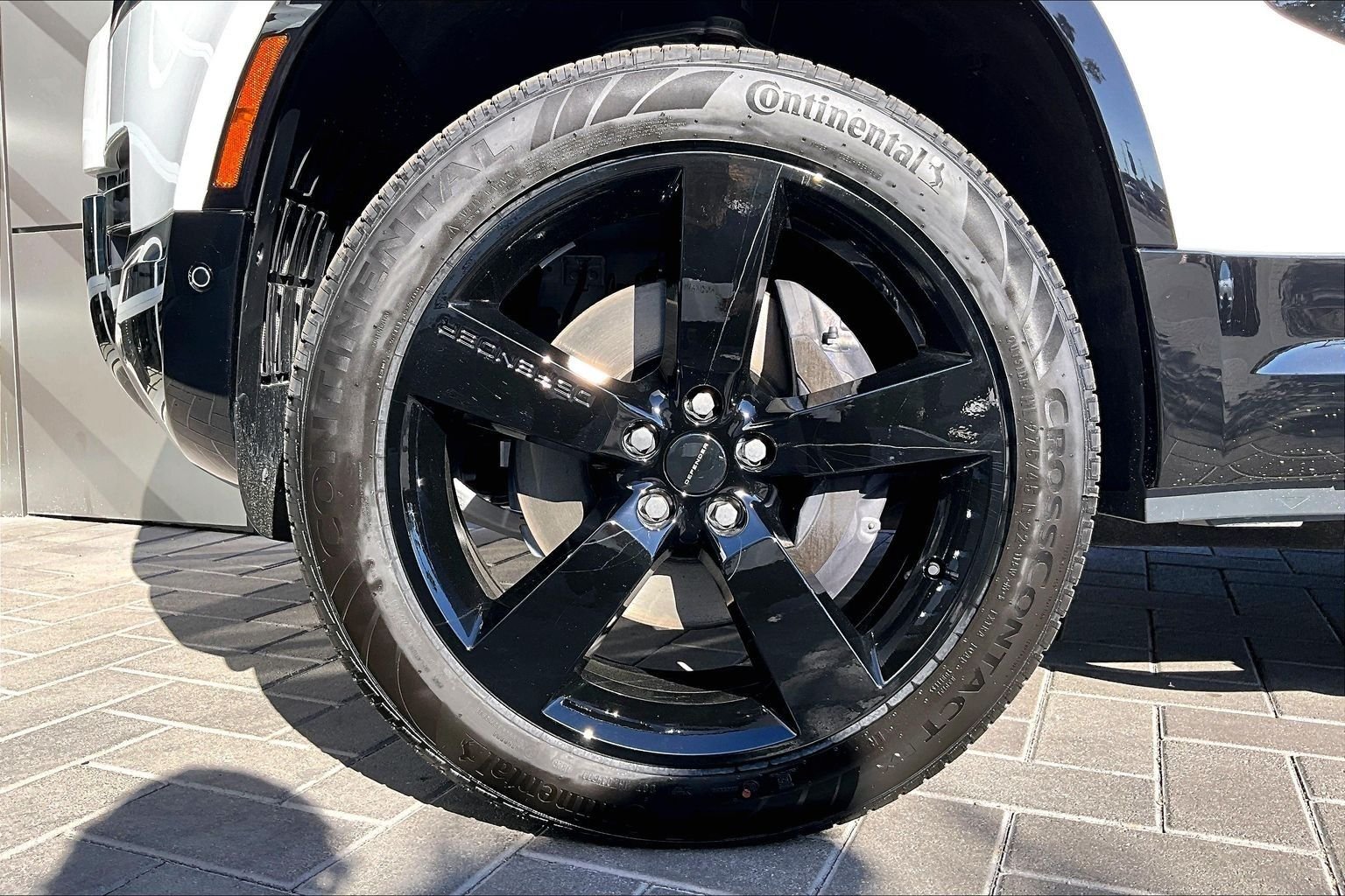 New 2026 Fuji White Land Rover X-Dynamic SE image 12