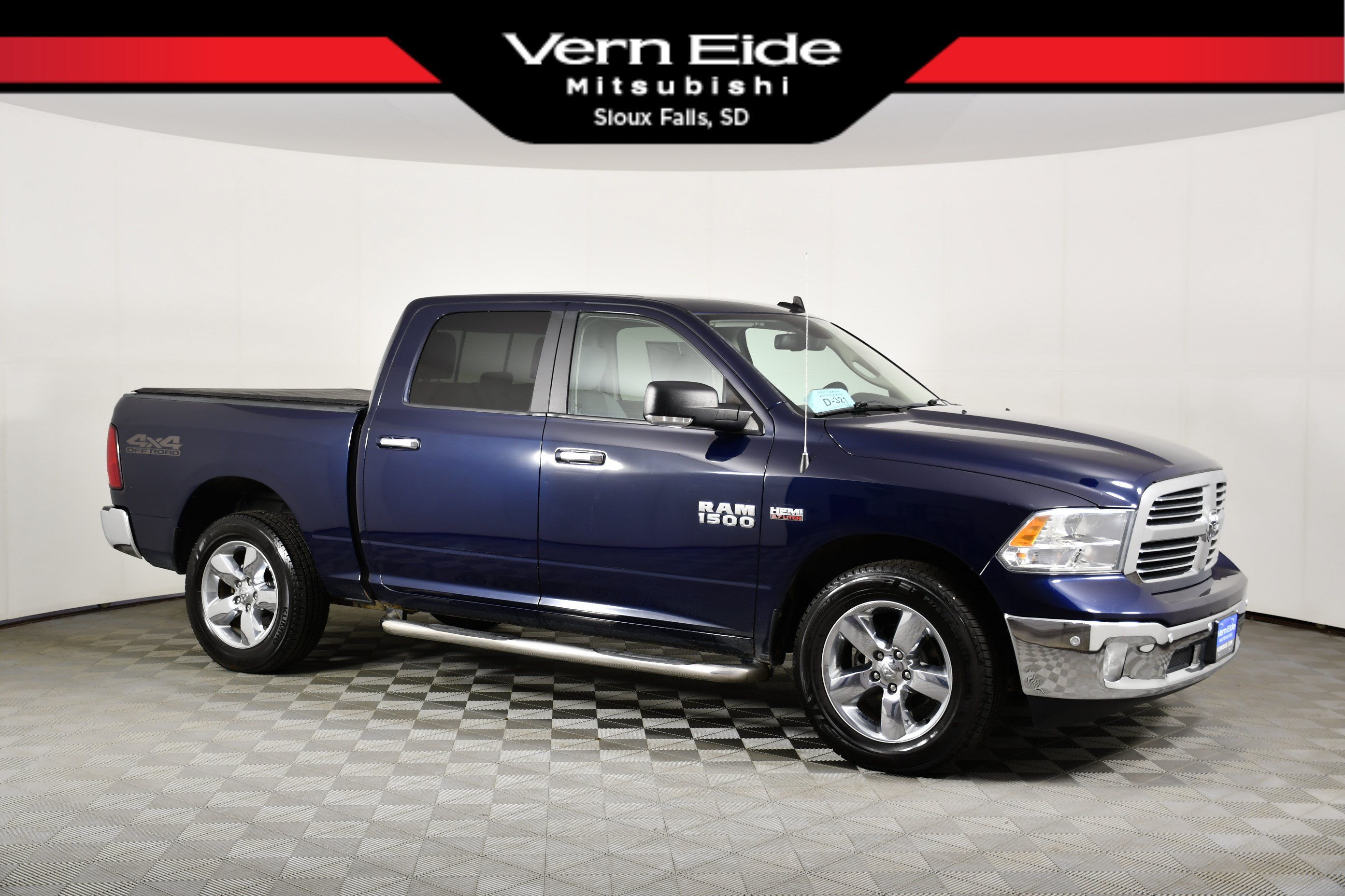 2017 RAM 1500 Big Horn 4x4 Crew Cab 5'7's photo