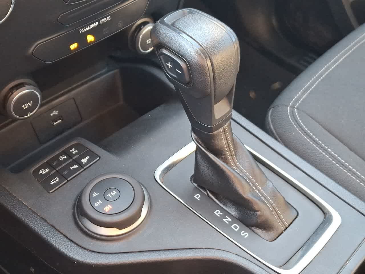 Used 2019 Oxford White Ford XLT image 15