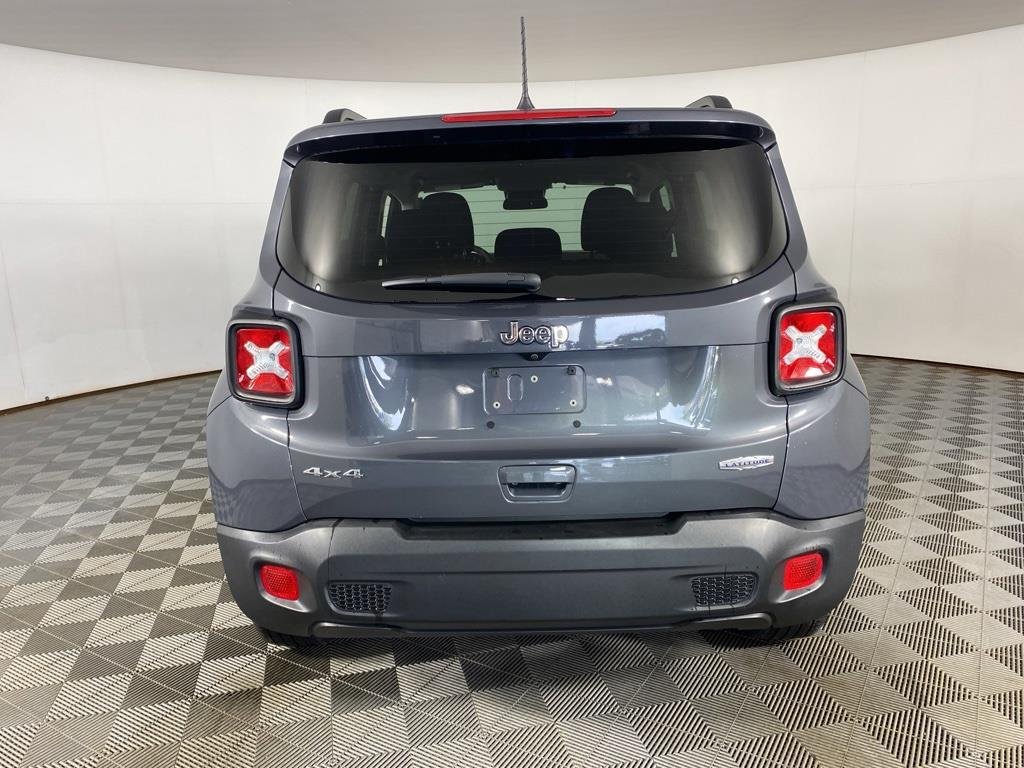 Used 2022 Graphite Gray Jeep Latitude image 6