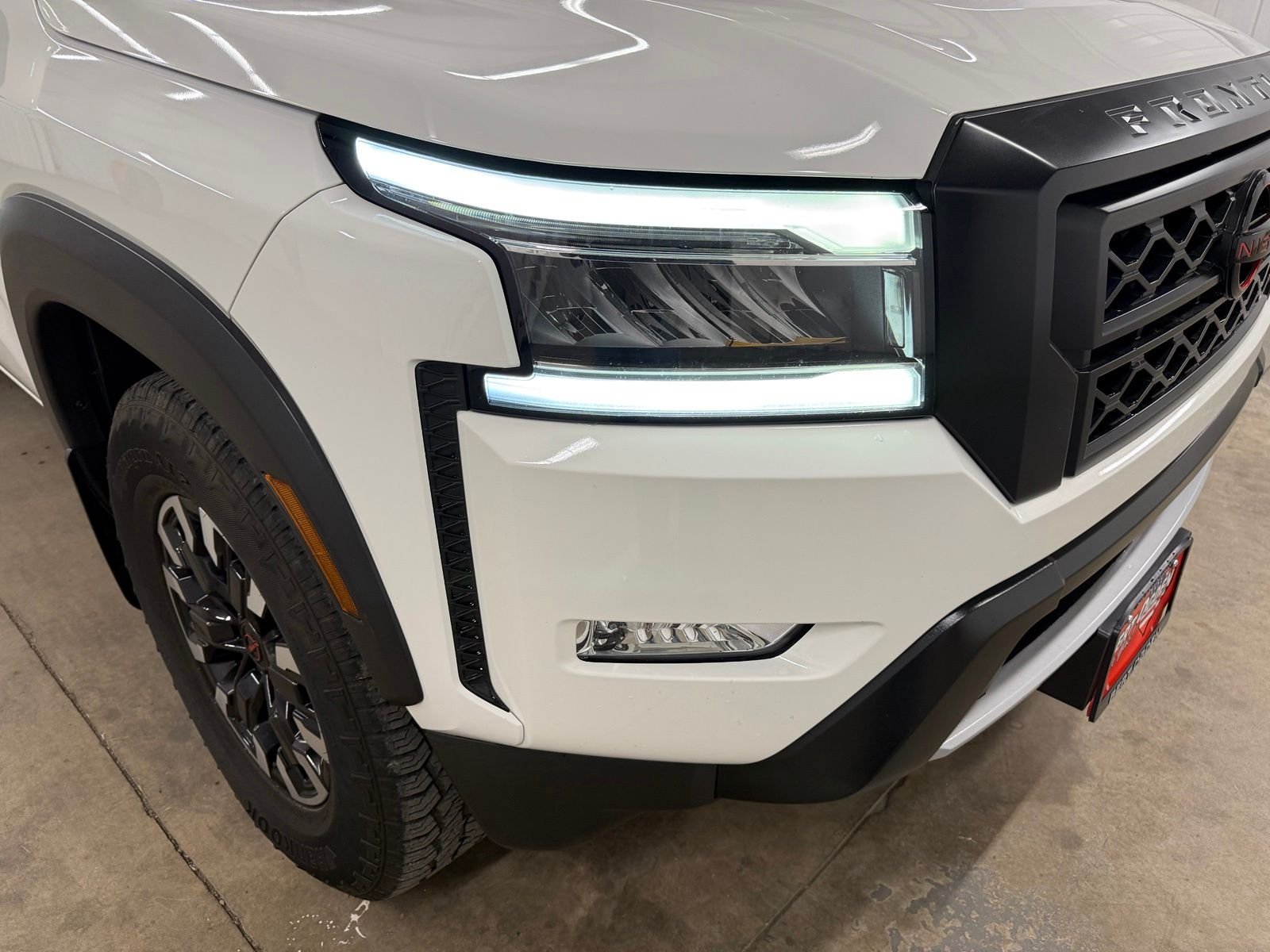 Used 2024 White Nissan PRO-X image 4