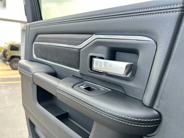 New 2026 Granite Crystal Metallic Clear-Coat Exterior Paint RAM Laramie image 25