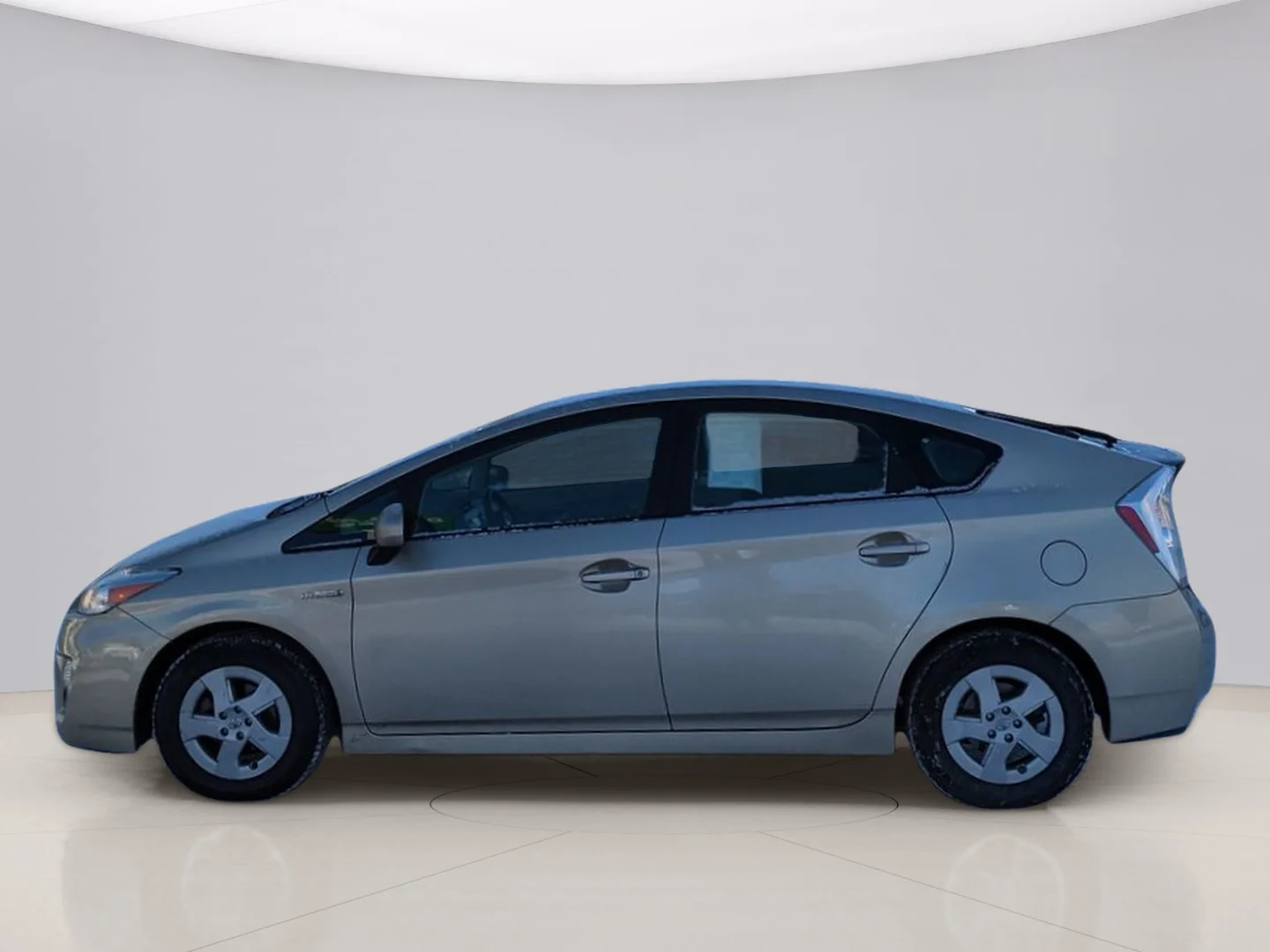 Used 2010 Gold Toyota III image 2