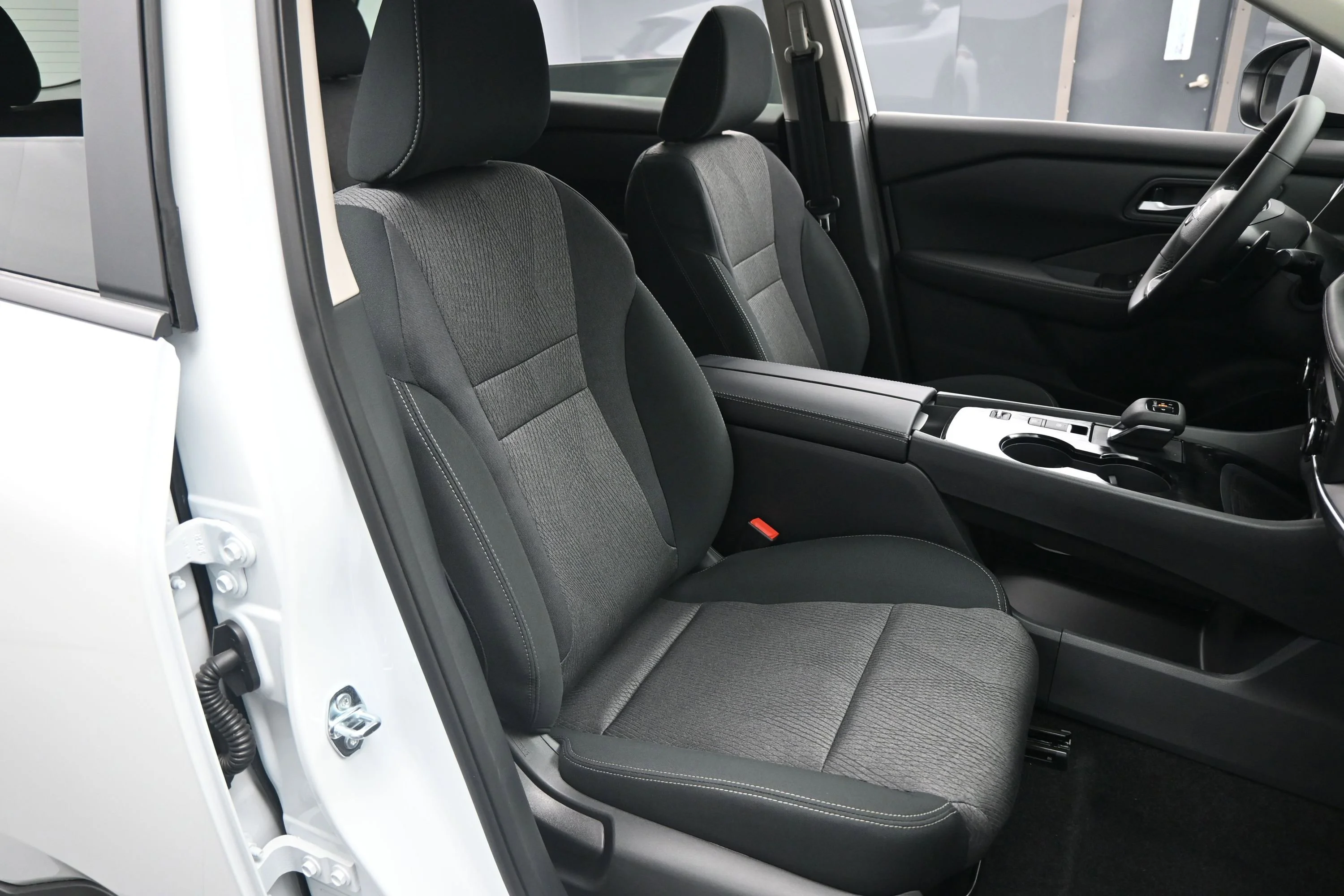 New 2026 Everest White Pearl TriCoat Nissan SV image 14