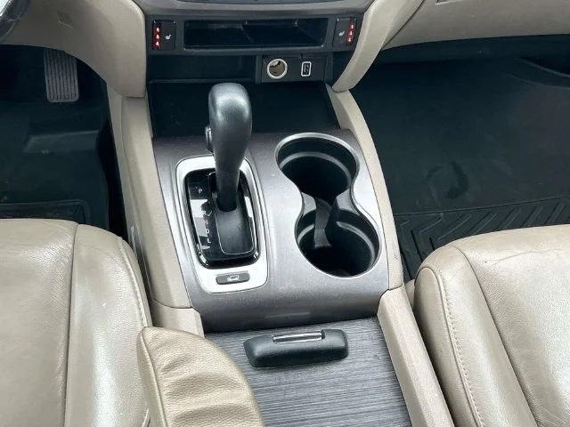 Used 2019  Honda EX-L image 18