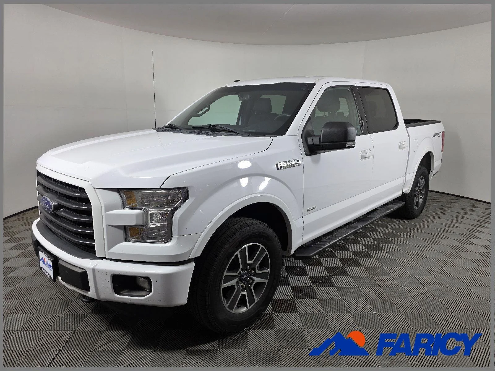 Used 2016 Oxford White Ford XLT image 1