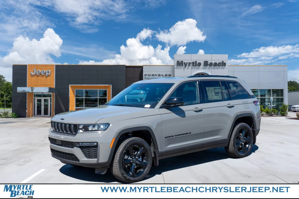 New 2027 Sting-Gray Clear-Coat Paint Jeep Limited image 1