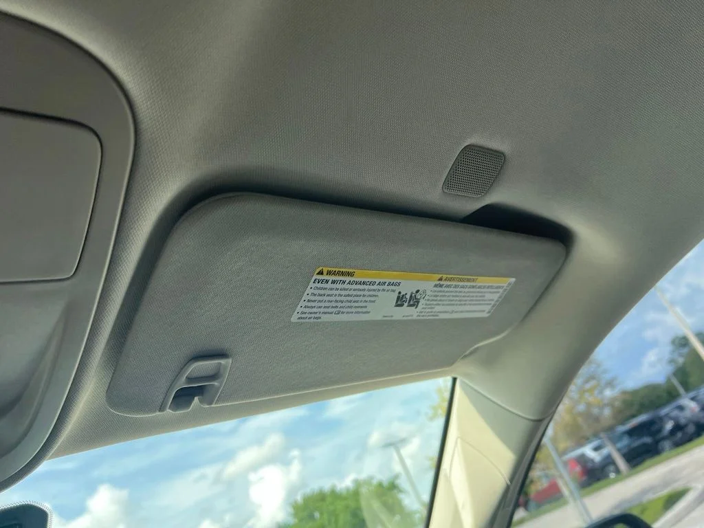 Used 2021 White Chevrolet Z71 image 40