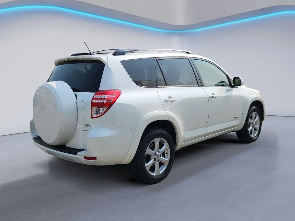 Used 2012 Blizzard Pearl Toyota Limited image 4