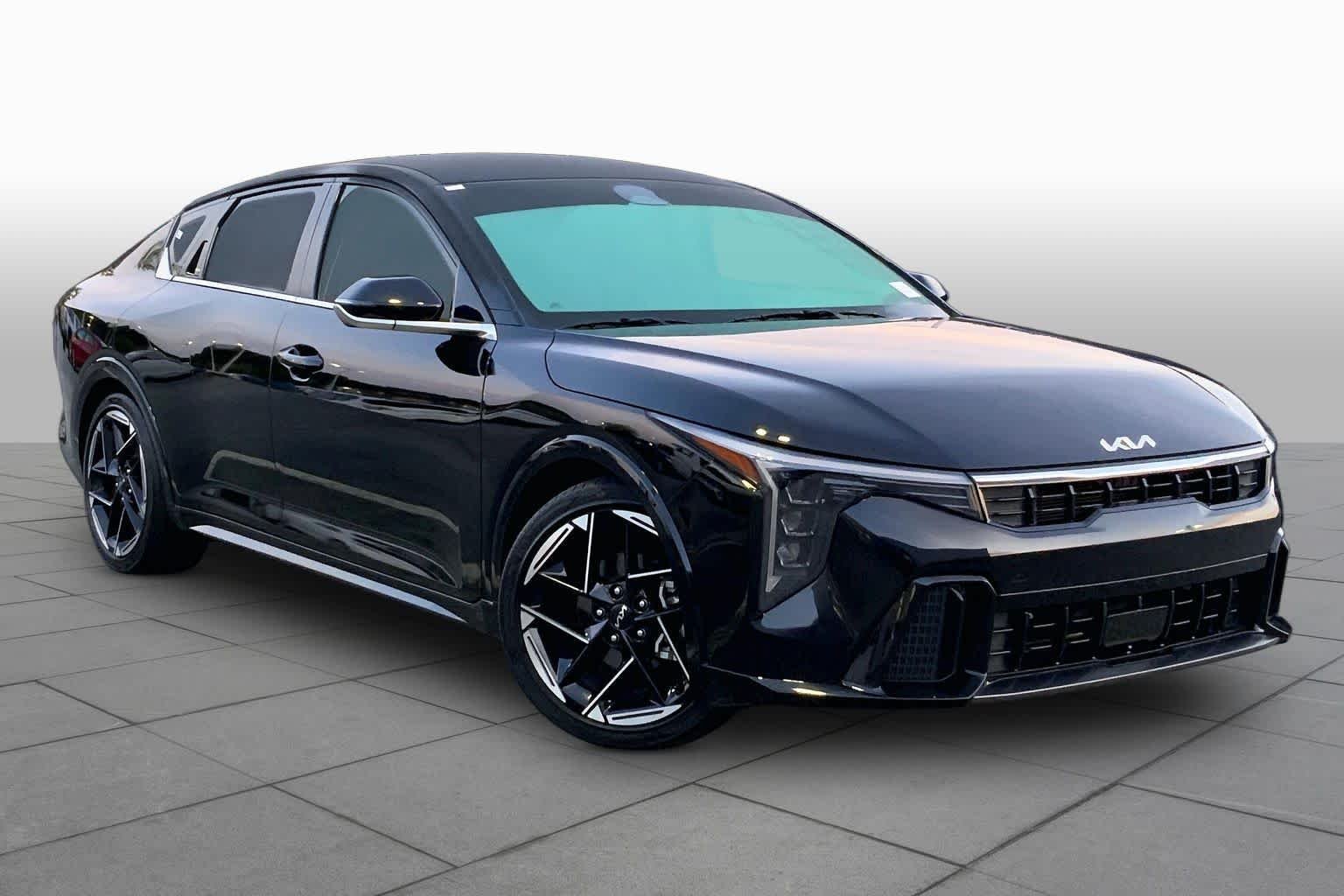 Used 2025 Aurora Black Pearl Kia GT-Line image 3