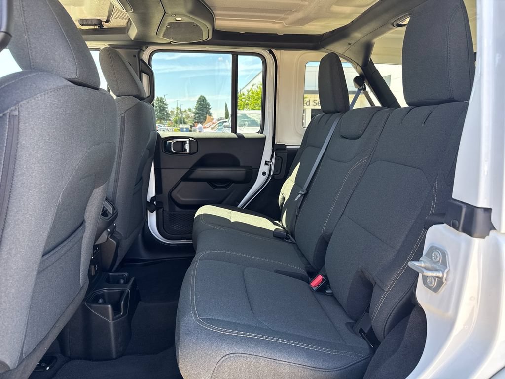 Used 2025 White Jeep 4-Door Sahara 4x4 image 29