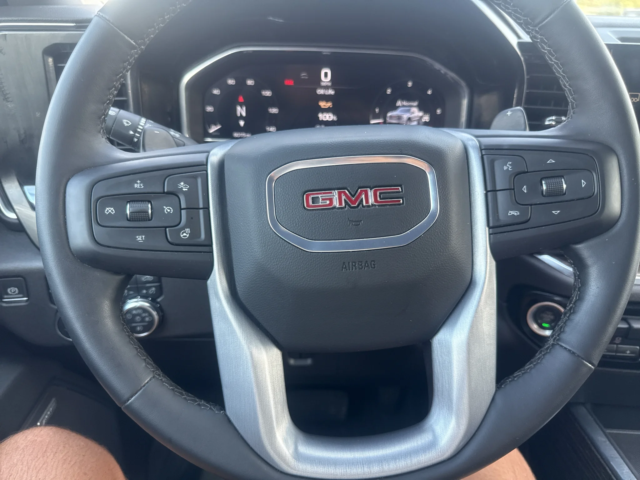 Used 2024 Summit White GMC Elevation image 25