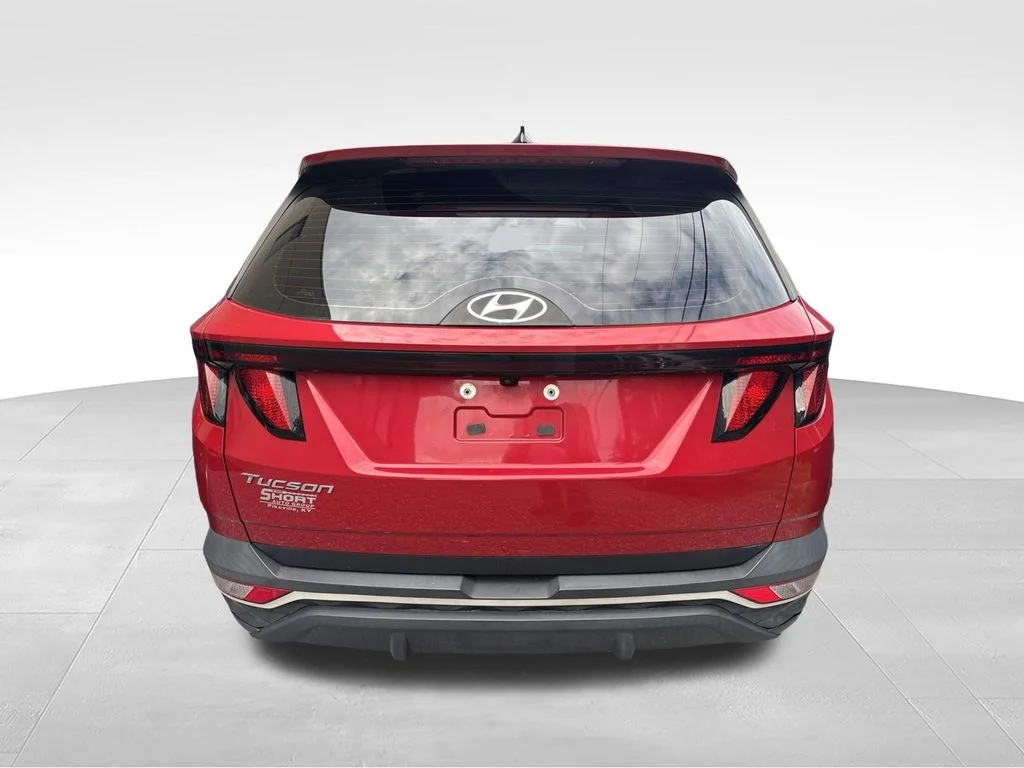 Used 2022 Red Hyundai SE image 7
