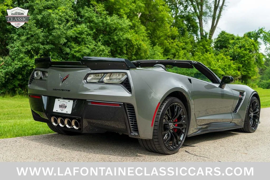 Used 2015 Gray Chevrolet Z06 image 27