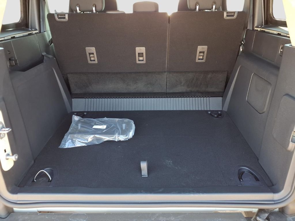2025 Ford Bronco 4-Door Base - Photo 32