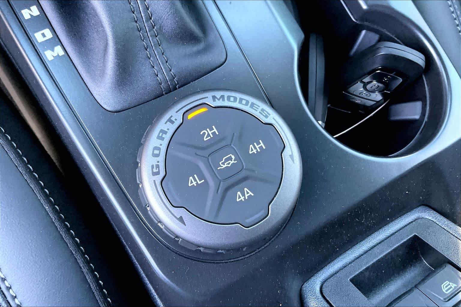 New 2026 Avalanche Gray Ford Outer Banks® image 15