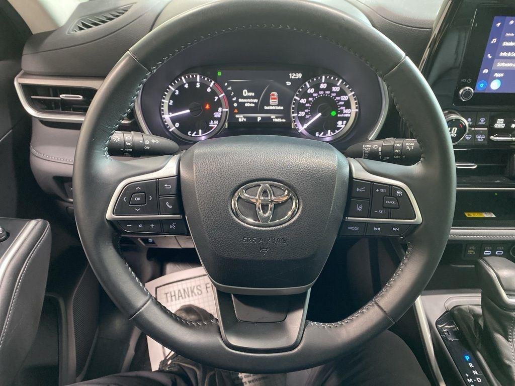 Used 2023 Pearl Toyota XLE image 29