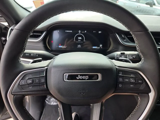 Used 2024 Gray Jeep Altitude image 28