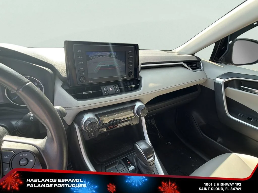 Used 2022 Black Toyota XLE Premium image 18