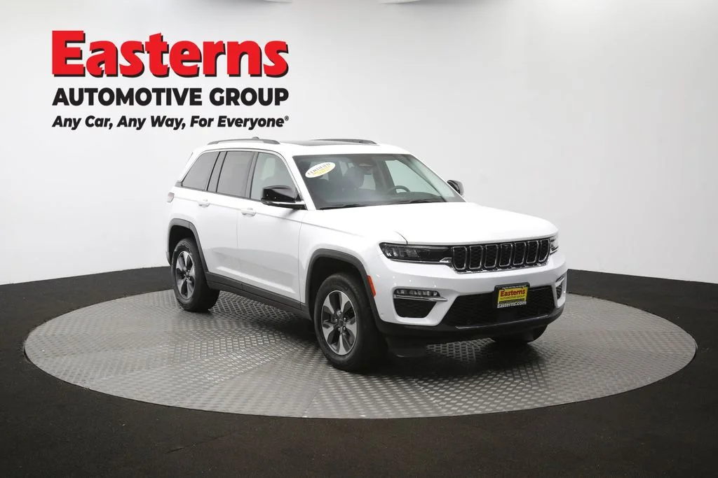 Used 2022 White Jeep 4xe image 54