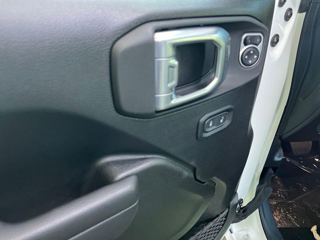 New 2026 Bright White Clear-Coat Exterior Paint Jeep 85th Anniversary Edition image 25
