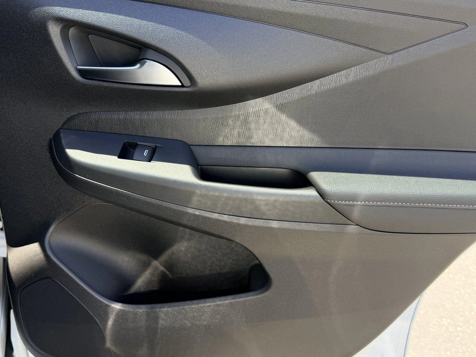 New 2026 White Frost Tricoat Buick Avenir image 11