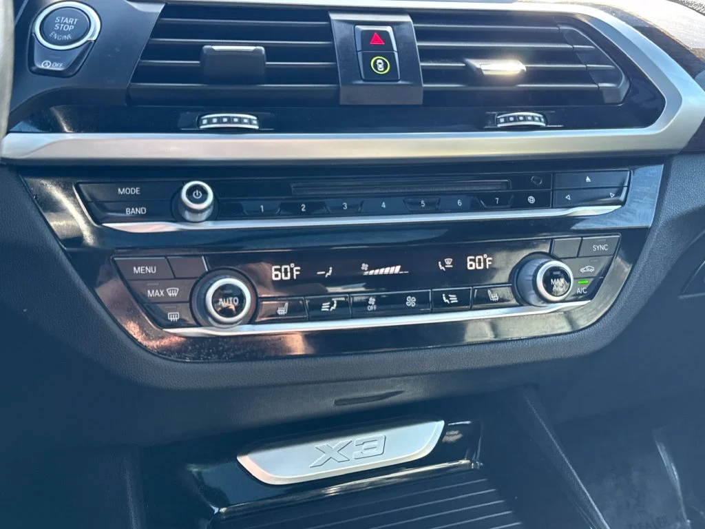 Used 2019 Silver BMW xDrive30i image 24