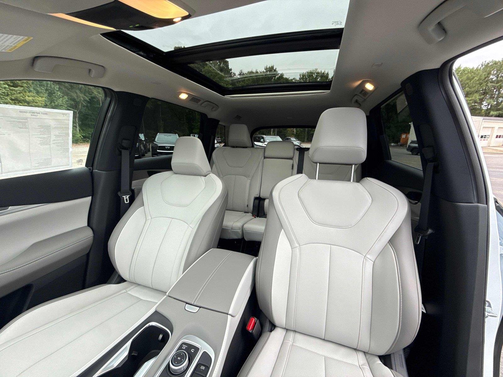 New 2027 RADIANT WHITE INFINITI Luxe FWD image 25