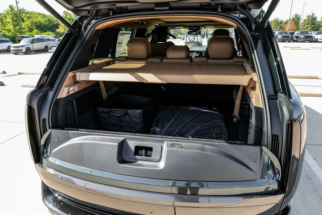 New 2026 Belgravia Green Land Rover SE image 63