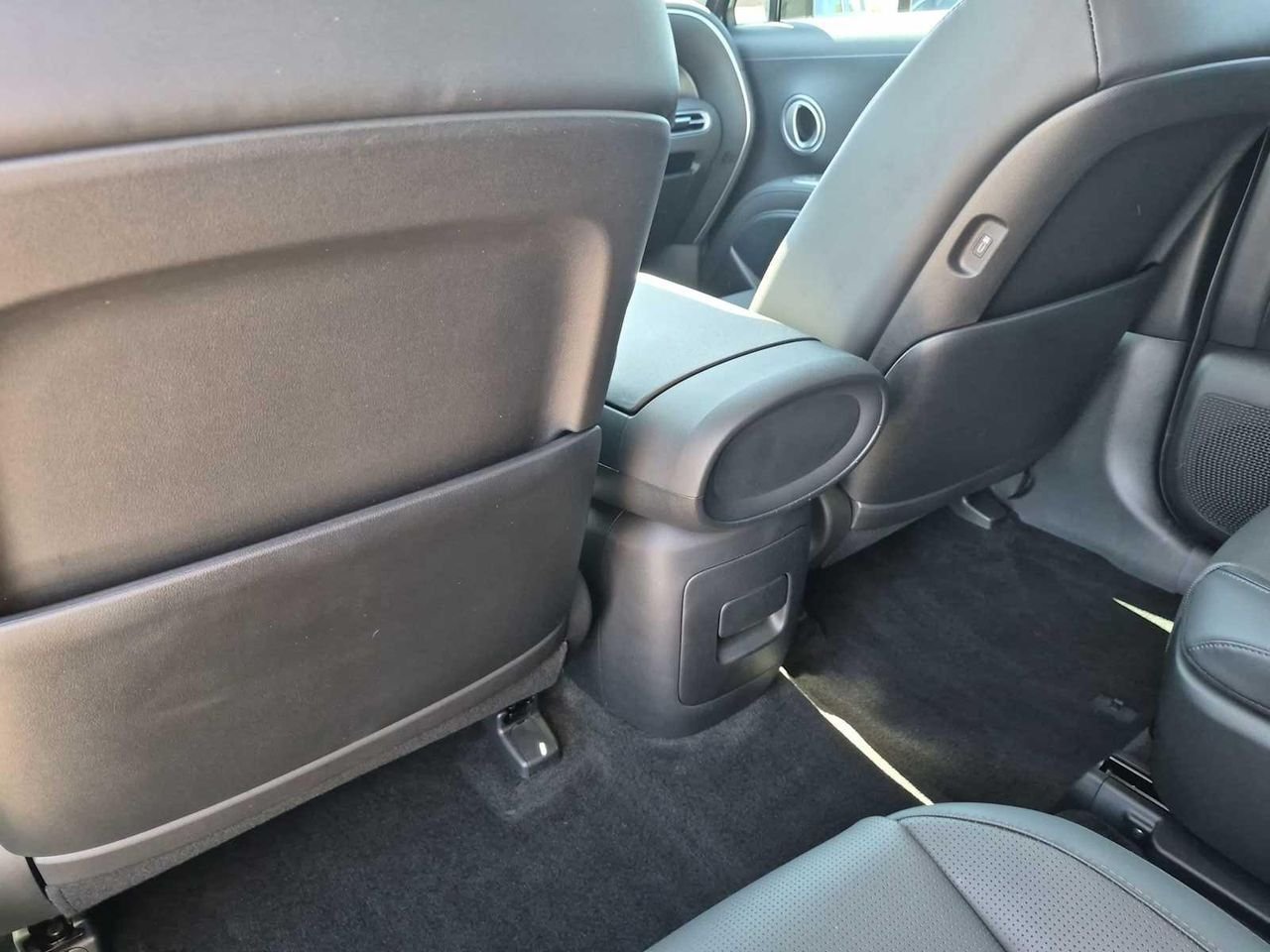 New 2026 Titan Green Hyundai SEL AWD image 18