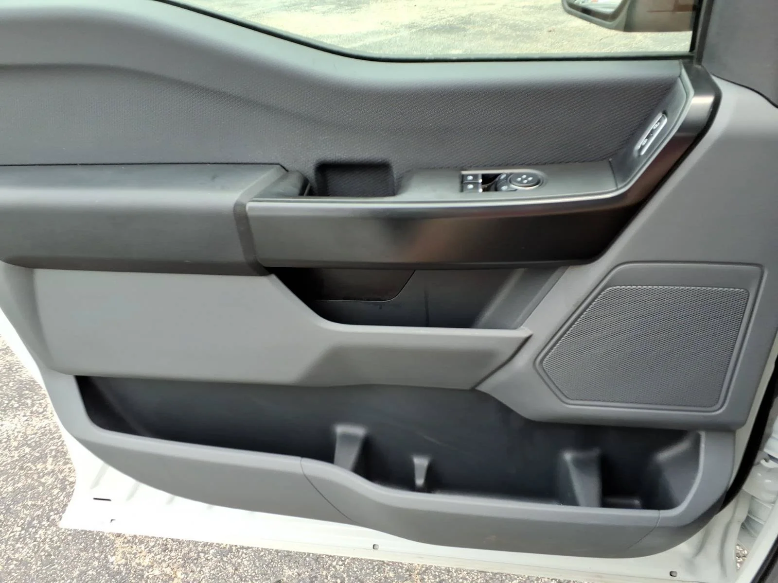 Used 2023 Oxford White Ford XL image 23