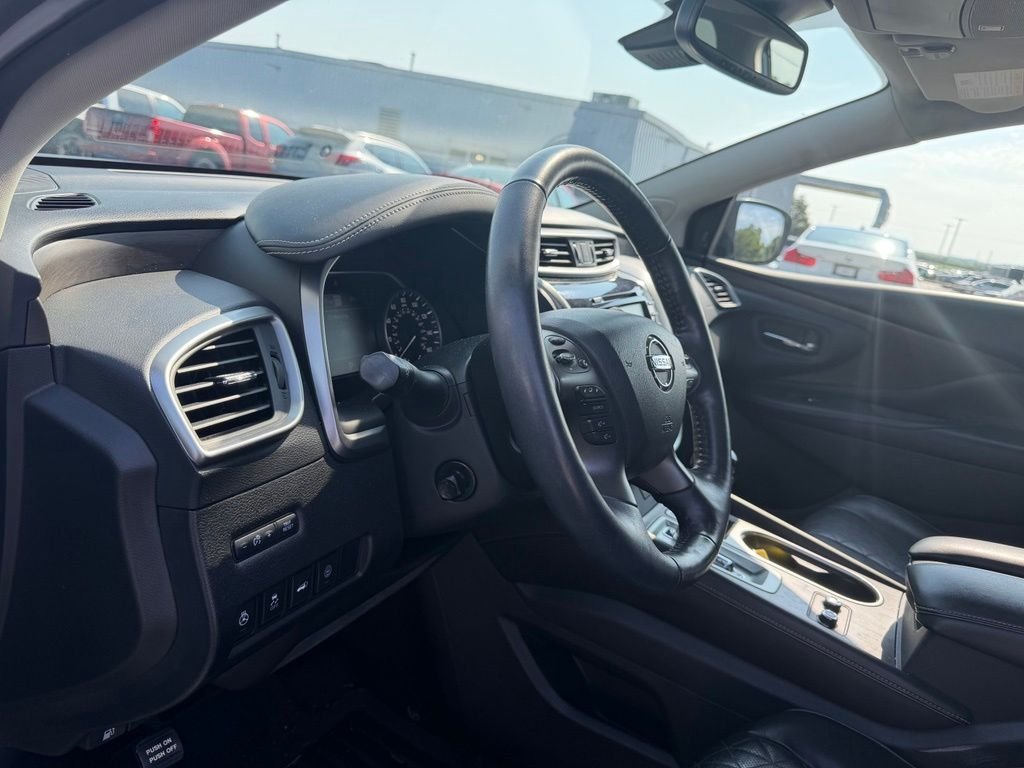 Used 2020 Gray Nissan Platinum image 14