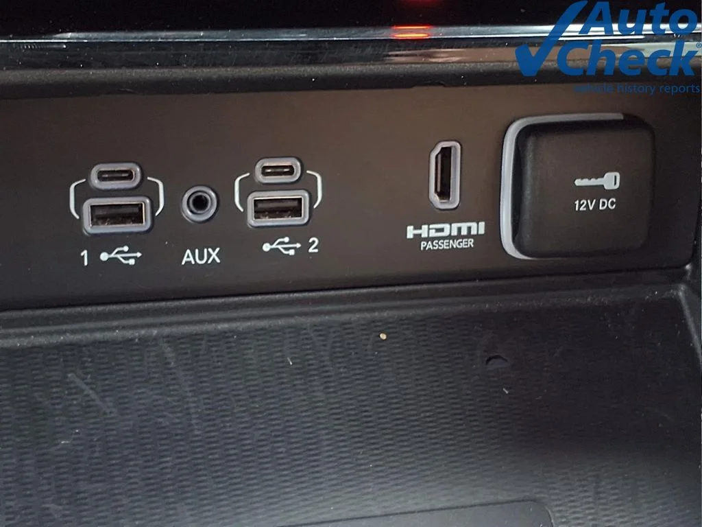 Used 2023 White/off-white Jeep Summit image 17