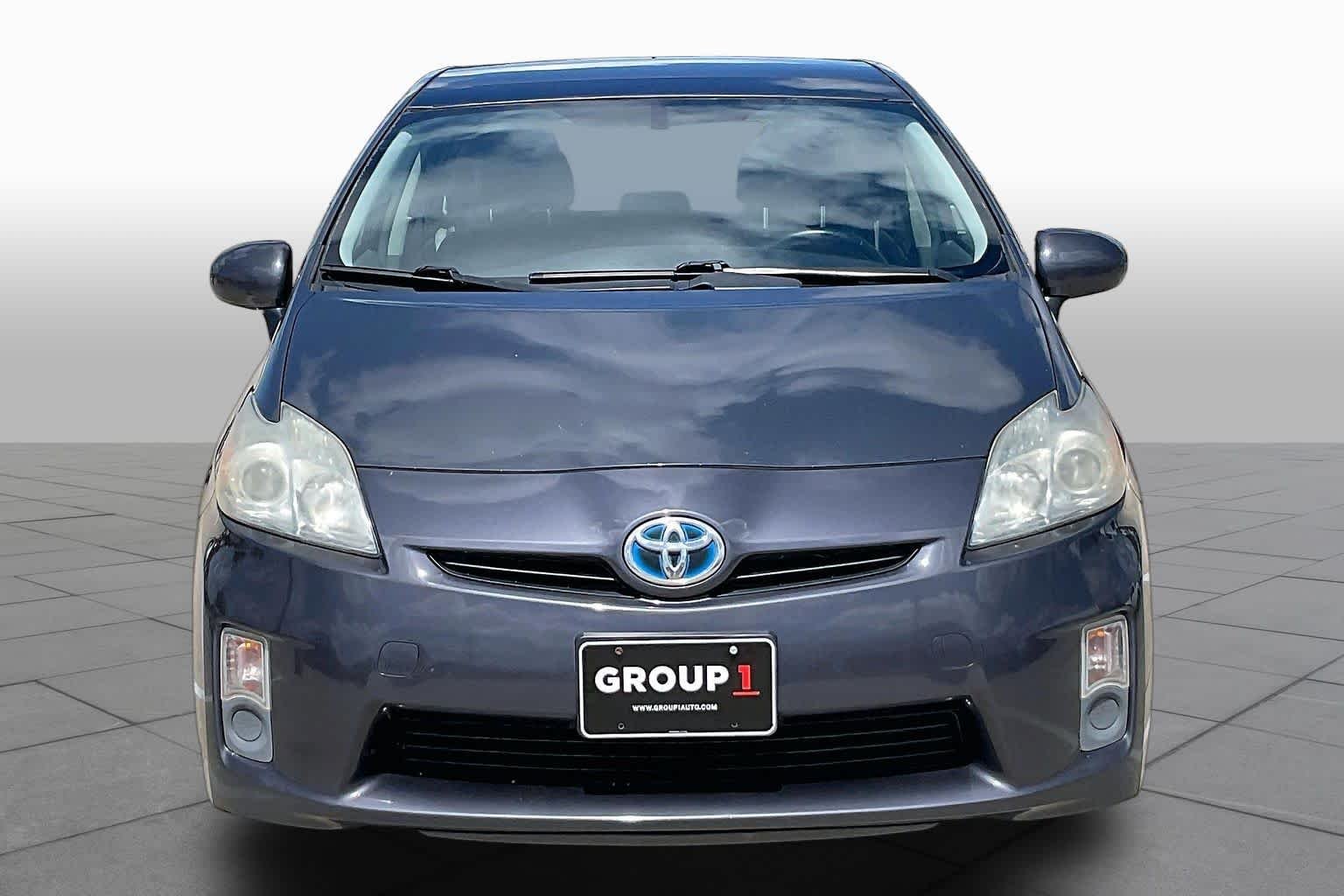 Used 2011 Winter Gray Metallic Toyota I image 3