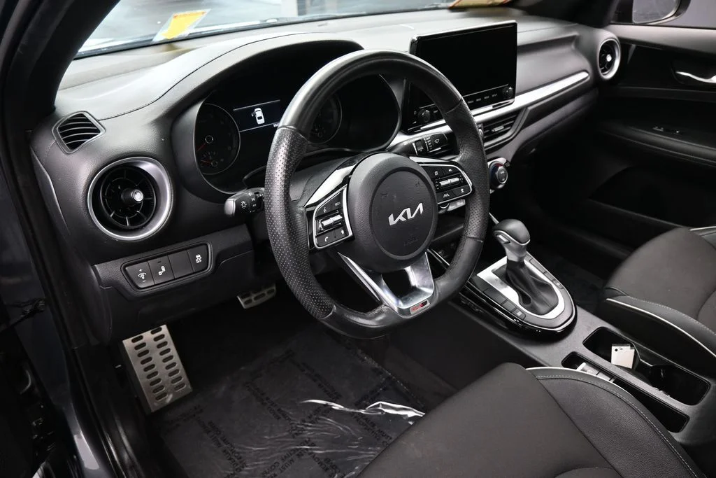 Used 2024 Gravity Gray Kia GT-Line image 10